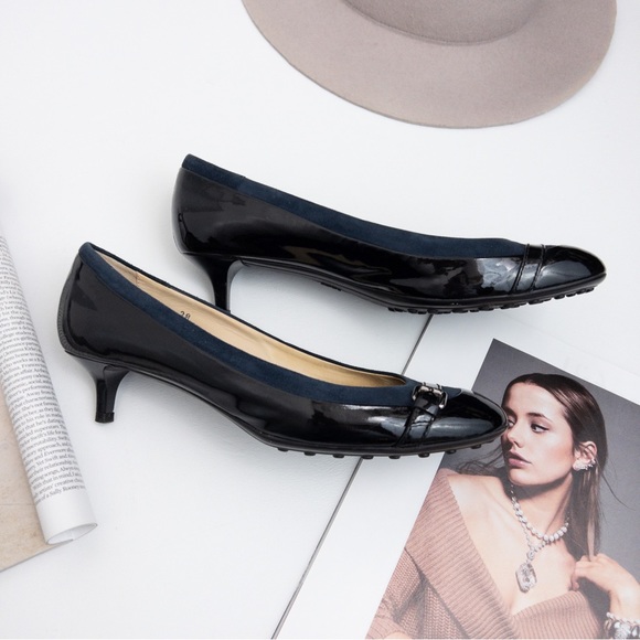 TOD’S . Navy Suede Kitten Heels - Picture 13 of 16